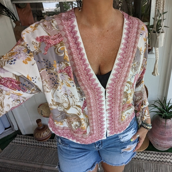 Free People Catch Me If You Can Small Oversized V-neck Peasant Blouse Pastel - Picture 5 of 16